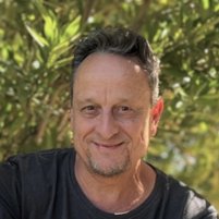 🎉¡Felicitaciones a <a href="/BallareCL/">Carlos Ballare</a> por el Konex Platino en Ciencias Agrarias de <a href="/FundacionKonex/">Fundación Konex</a>.  Es maravilloso compartir la ciencia y la vida con vos. ¡Un orgullo para <a href="/AgronomiaUBA/">FAUBA</a> , <a href="/ifevaok/">IFEVA</a>,<a href="/CONICETDialoga/">CONICET Dialoga</a> y mucha alegría para las plantas 🌱🐭