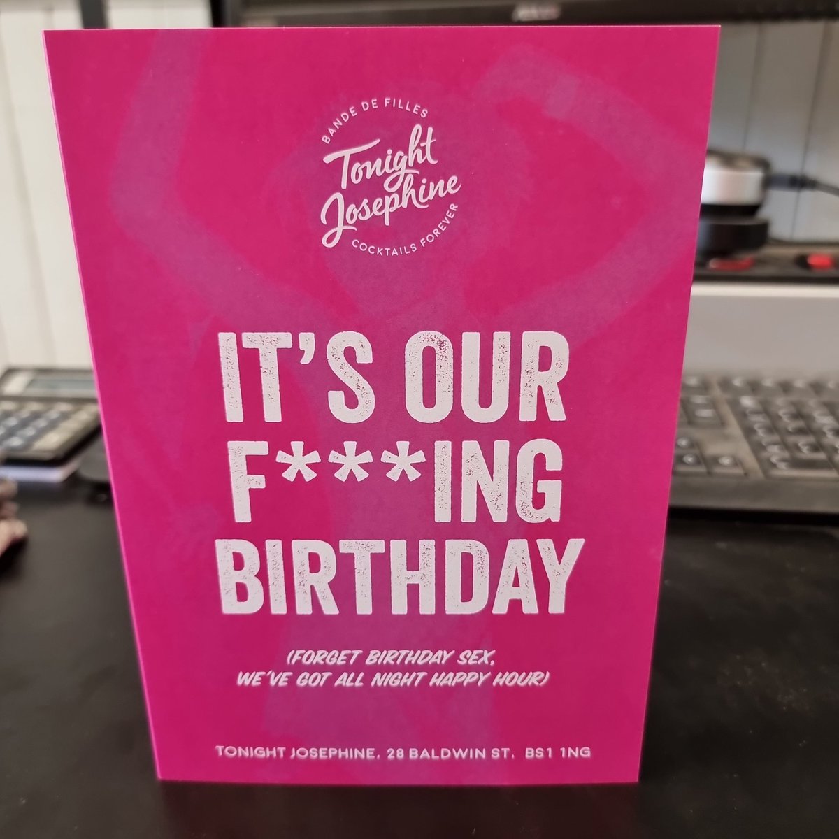 greyhoundprint tweet media