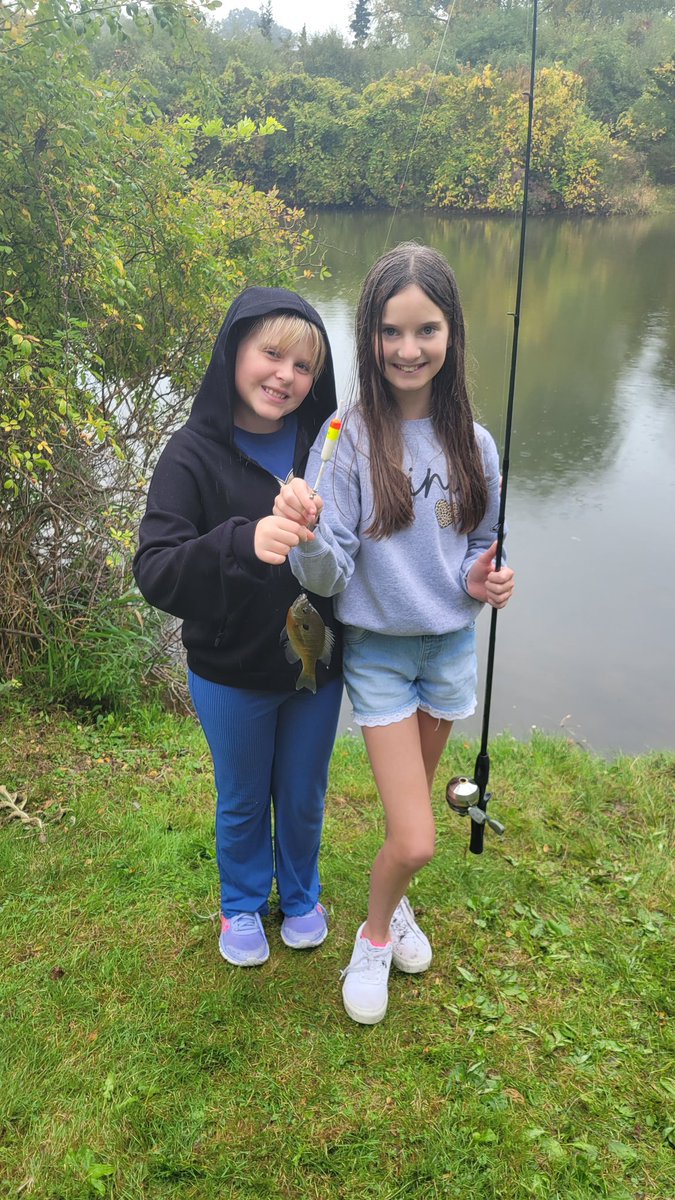 projectfish's tweet image. We fished with 200 kids from Murphy and Ralya Elementary schools in Haslett for the last couple of days. Every kid caught at least 1 and one girl I watched catch double digits. I love teachers who value experiential learning.