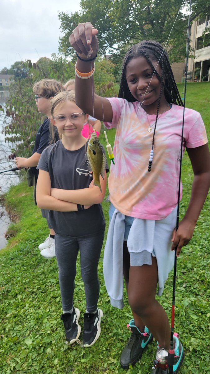 projectfish's tweet image. We fished with 200 kids from Murphy and Ralya Elementary schools in Haslett for the last couple of days. Every kid caught at least 1 and one girl I watched catch double digits. I love teachers who value experiential learning.