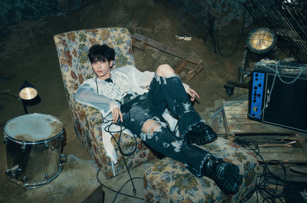 txt_sarangdan2's tweet photo. The Name Chapter : FREEFALL - Concept Photo MELANCHOLY Ver. - #태현 (#TAEHYUN) https://t.co/mwSMi9oioc