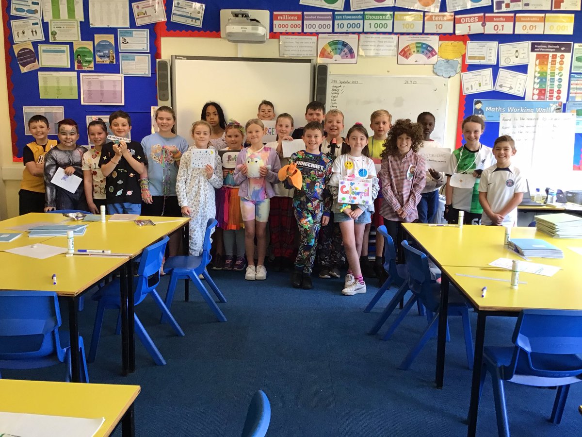 Year 5 Cedar looked fantastic dressed up for our vocabulary parade!