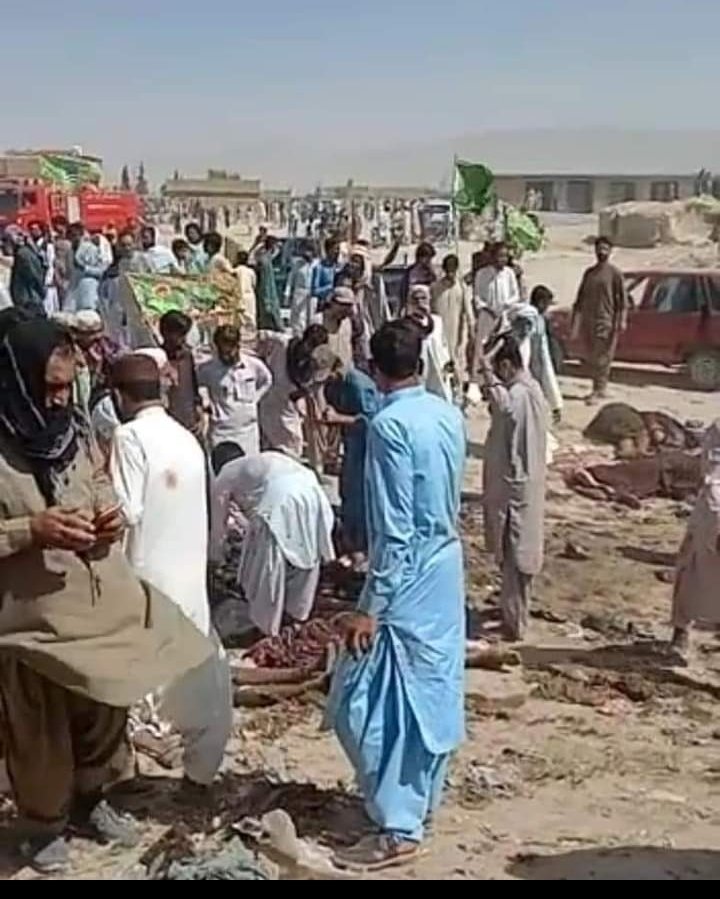 hamzamengal's tweet photo. سندھ میں سرکنڈ کا واقعہ، اور بلوچستان میں مستونگ اور پختونخواہ میں ہنگو کا واقعہ ۔ اس ملک کے لوگ کیڑے مکوڑے ہیں ۔ جانوں کی کوٸی قیمت نہيں جس کا جب دل کرے گا بھون کے چلے جاتے ہیں ۔
#SindhBleeds
#SakrandBleeds
#Mastung
#Mastungblast
#Hungo
@Advjalila @BushraGohar https://t.co/3D9MKFSZuu