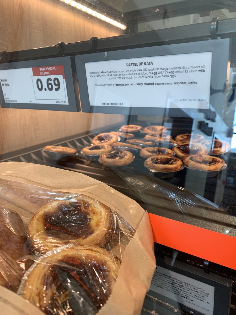 maltatou's tweet photo. Lidlにポルトガル名物のパステル・デ・ナタが🤤外はサクサク中はクリームたっぷりで美味しい！なんと€0.69で買えちゃいます！！！
#malta #lidl #pasteldenata #マルタ #マルタ留学 https://t.co/n3DaegD94L