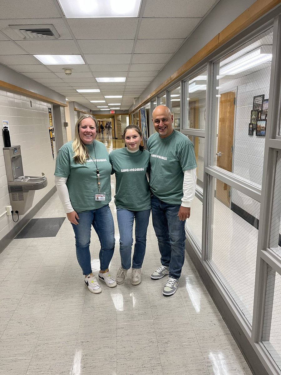 Twinning head to toe with <a href="/kayla_markowitz/">kayla markowitz</a> and <a href="/Grags21/">Gianni Ragaini</a> for the last day of Start with Hello week! #ragshasthebestshoes #lawmazing