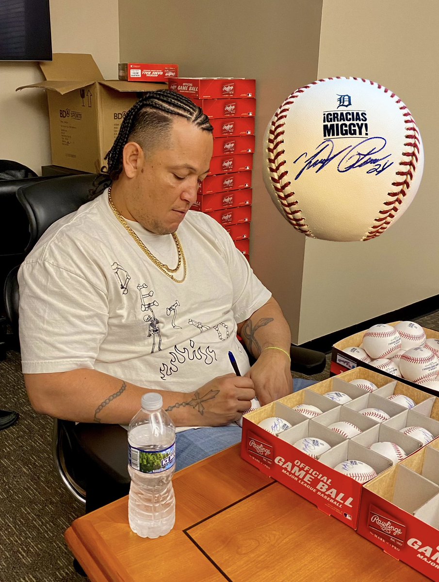 #Giveaway - RT & FOLLOW @DETAuthentics for a chance to win: A ¡Gracias Miggy! Logo baseball autographed by Miguel Cabrera 1 winner will be picked at random and notified by DM on 10/2/23 Want your own? Buy online or visit our shop this weekend! ➡️ tigers.auctions.mlb.com/miguel-cabrera…