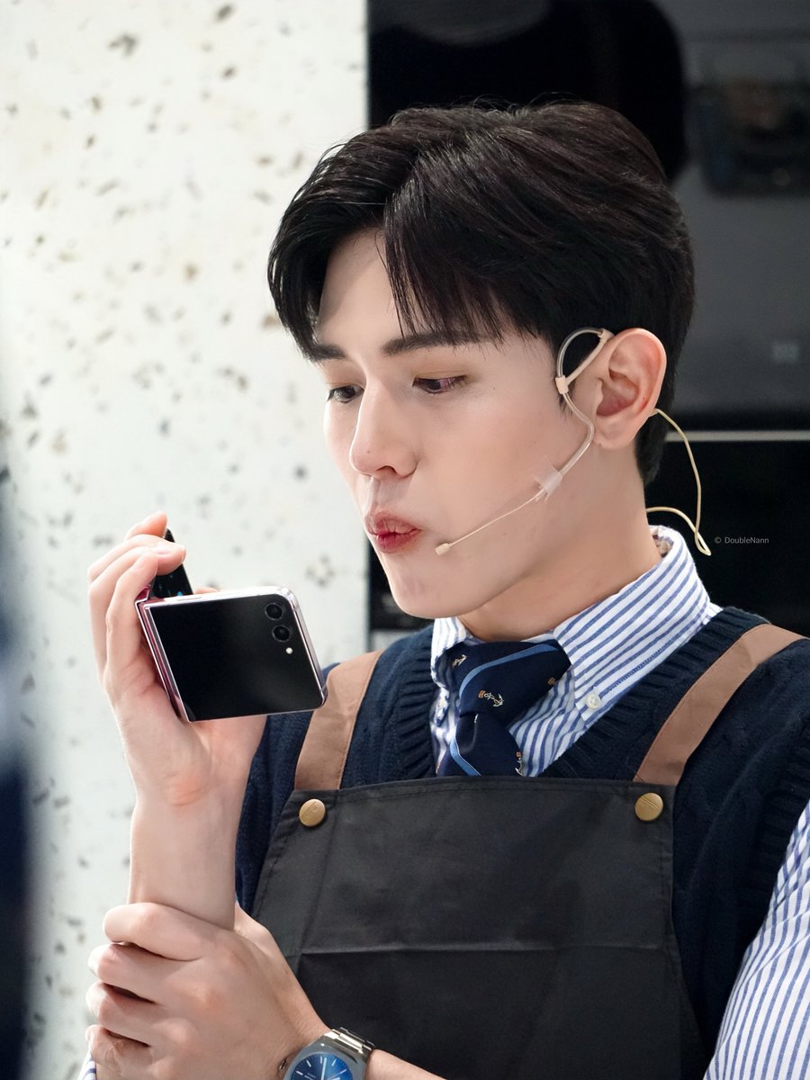 DoubleNann's tweet photo. ทำงานไปด้วยจินหนมไปด้วยพี่จอบม้ากกเยย

#SamSungPowerMallxNew
#Newwiee https://t.co/9SL0f4Ty4s