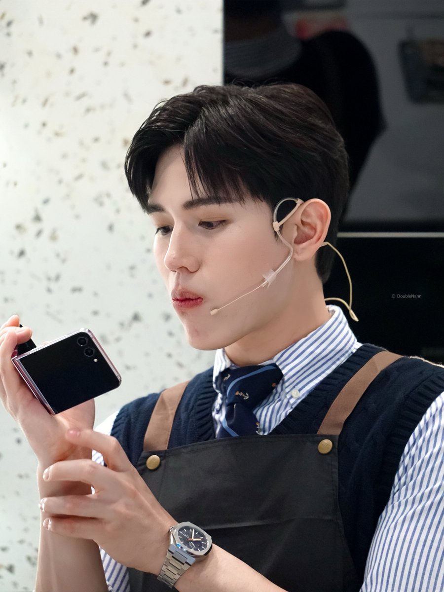 DoubleNann's tweet photo. ทำงานไปด้วยจินหนมไปด้วยพี่จอบม้ากกเยย

#SamSungPowerMallxNew
#Newwiee https://t.co/9SL0f4Ty4s