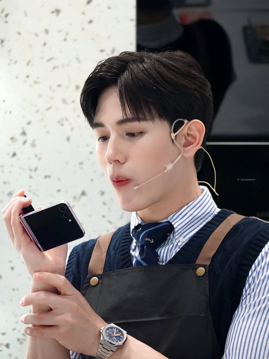 DoubleNann's tweet photo. ทำงานไปด้วยจินหนมไปด้วยพี่จอบม้ากกเยย

#SamSungPowerMallxNew
#Newwiee https://t.co/9SL0f4Ty4s