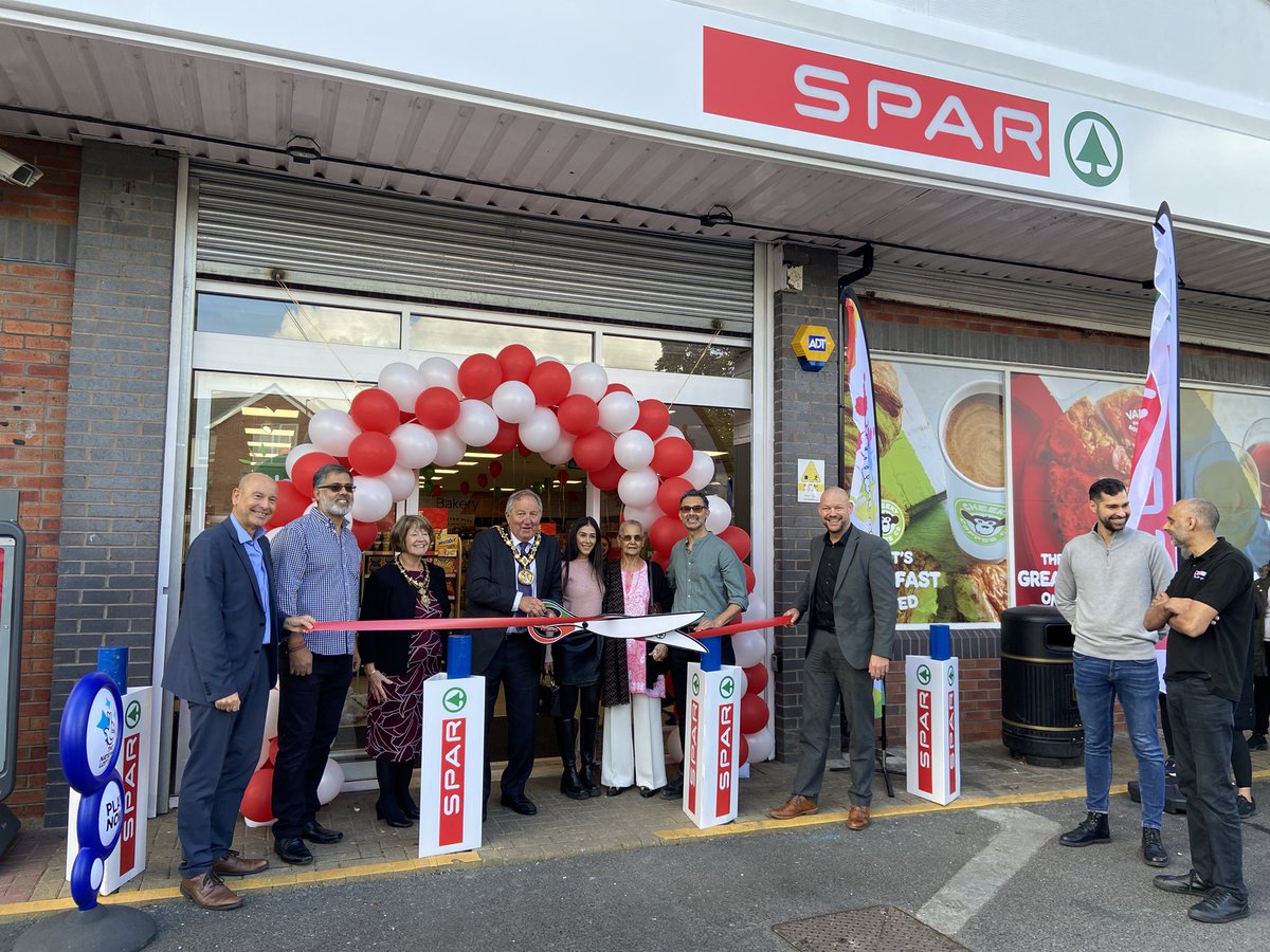 SPARNorthEng's tweet photo. Congratulations to the Uppal family for a fantastic Friday launch of their new #Rochdale @SPARintheUK store! The Mayor and Mayoress opened the store, and the community have come out in numbers. Thanks to Desmond the Dragon from @officiallydale for joining our #SPAR mascots too! https://t.co/uIg3vZ1eRd