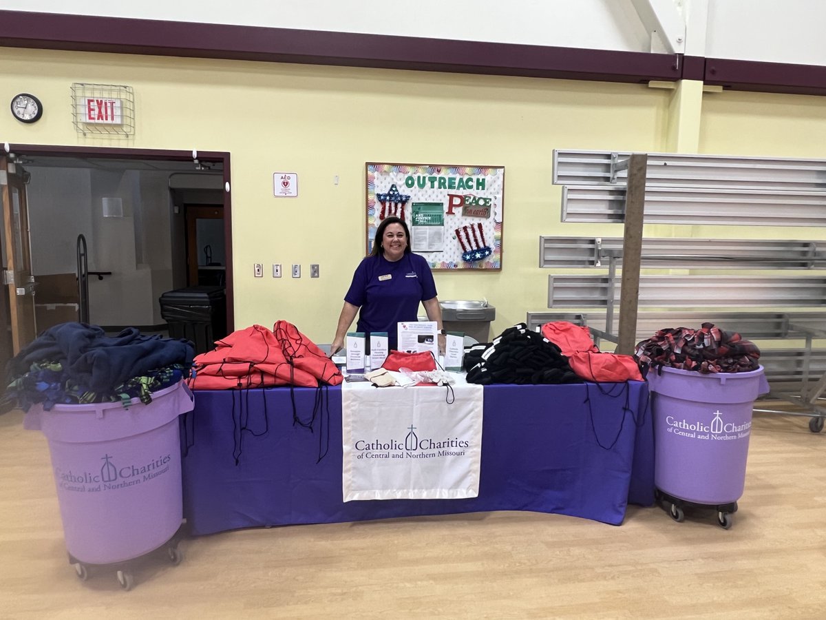 cccnmo's tweet photo. As we work on housing advocacy and solutions, we also seek to support the material needs of those who are without housing. Today, you can find us stationed at #ProjectHomelessConnect with blankets, warm weather clothes in drawstring bags (hats, gloves, socks), and resources! https://t.co/9UHZBRAfqh