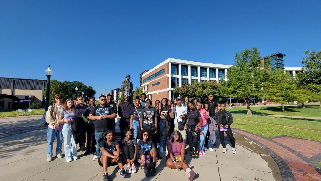 GEARUPCHISD's tweet photo. Our 23-24 senior’s first college trip to Tarleton State University! #tarletonstate #gearupworks #chisd https://t.co/3bzUPRK3Qt