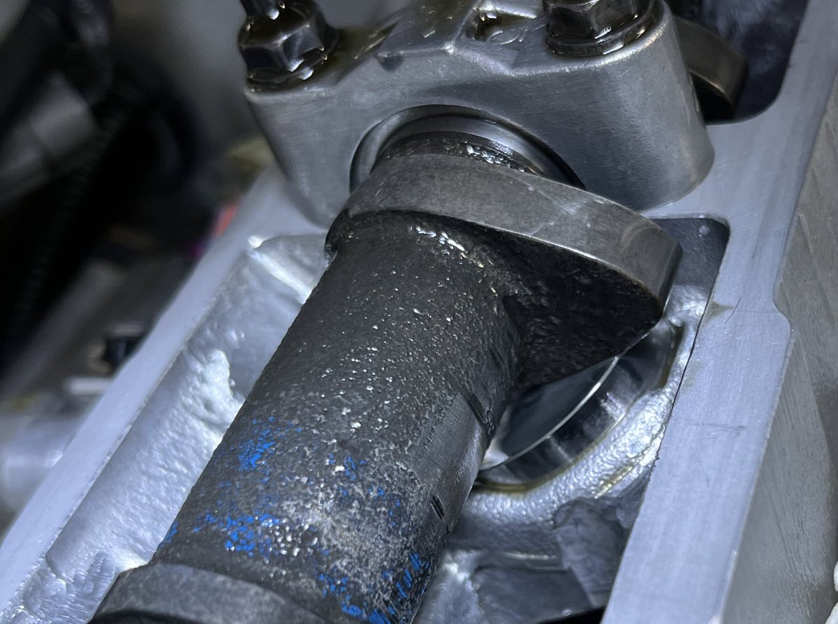 ShonanEngine's tweet photo. 4AG 4バルブのカム、300° 13.3mmリフト。はみ出ているようで出ていない。
このエンジンに乗った事あるの、私だけ、なんて… https://t.co/1uAHkMTp5U