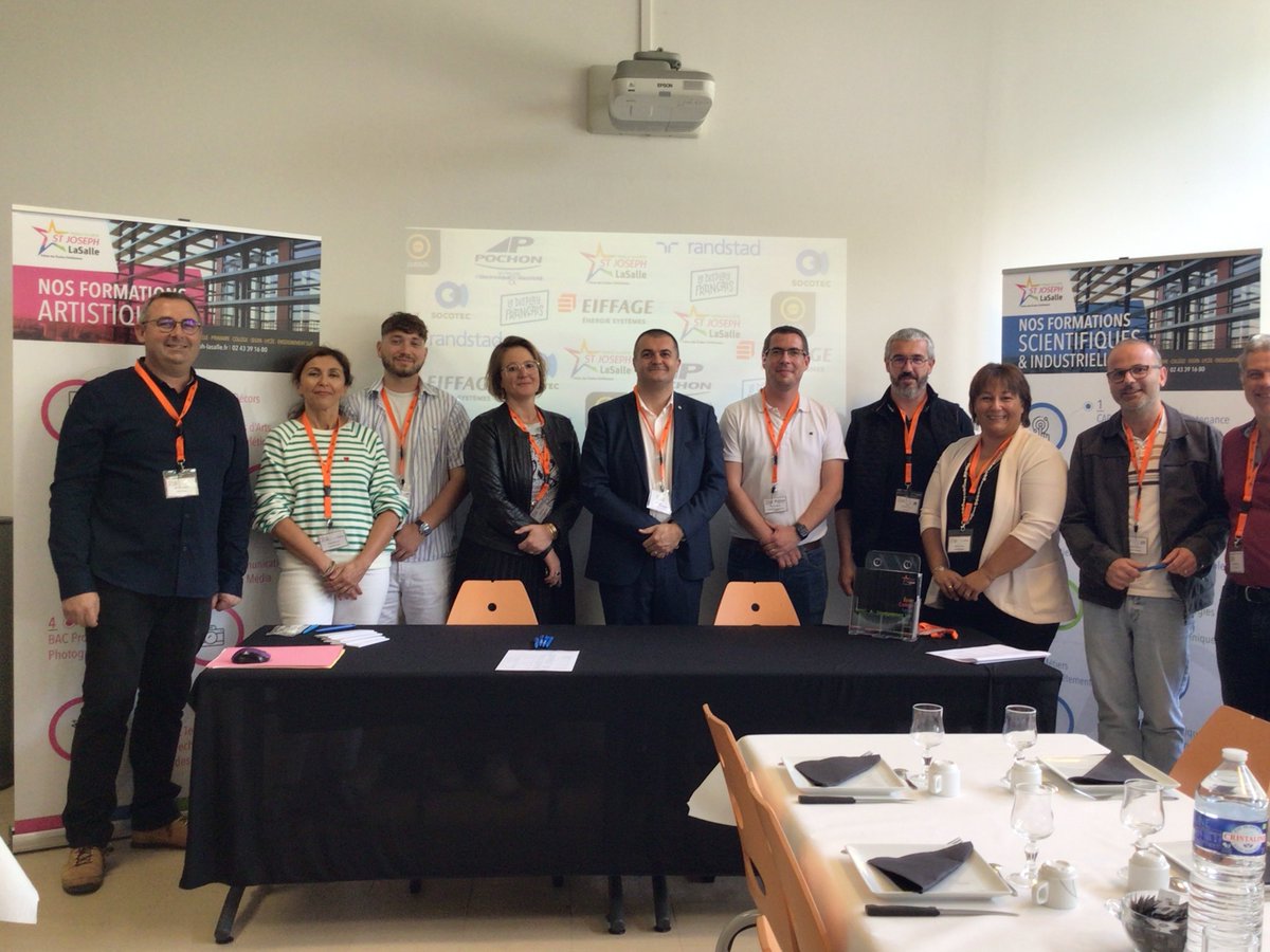 Un partenariat École-Entreprise au Lycée Professionnel St Joseph La Salle de Pruillé-Le-Chétif. Nous remercions les entreprises, #eiffage Energie Systèmes #clemessy , #LeDisplayFrançais, #lpaenseignes , #publi24 , #pochon , #Socotec , #randstad .