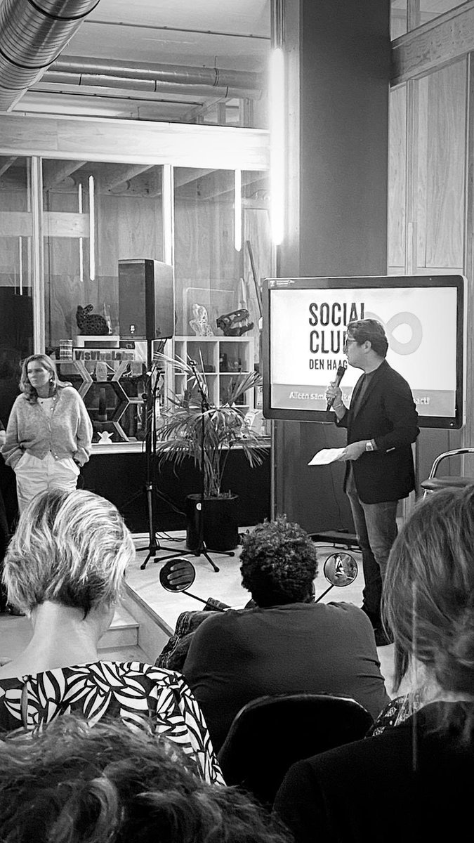 Wat een energie gisteren bij het #jaarevent van @socialclubDH met de sociale ondernemers in onze mooie stad bij @TheNewFarmNL 💫🍀 Kortom op naar 2024 en de nieuwe #sectordeal sociaal ondernemen voor de periode 2024-2027 met input van onze leden 💪 Blijft mooiste om te doen als…