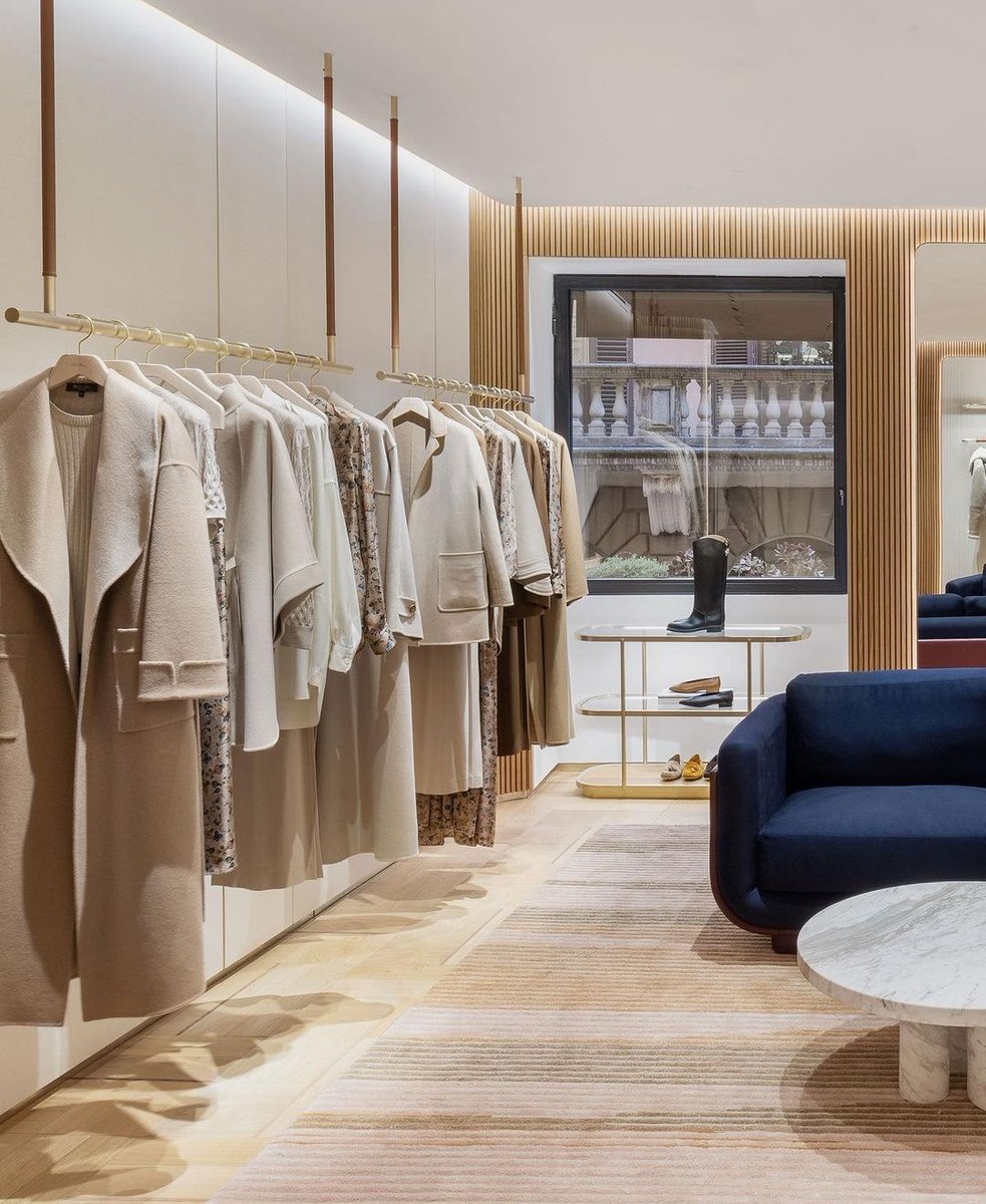 cppluxury's tweet photo. Loro Piana opens newly renovated boutique in Rome on the prestigious Via Condotti
#LoroPiana #Rome #ViaCondotti #luxury #luxuryfashion #fashion #luxuryboutique #luxurybags #luxuryretail #LVMH @LVMH https://t.co/LM5Gud6Ujm