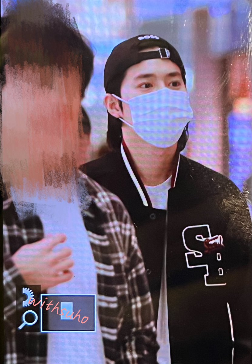 WithSuho__'s tweet photo. 230929 #수호 #준면 #SUHO 인공 출국 
고고고 https://t.co/aWlGNUAdNF