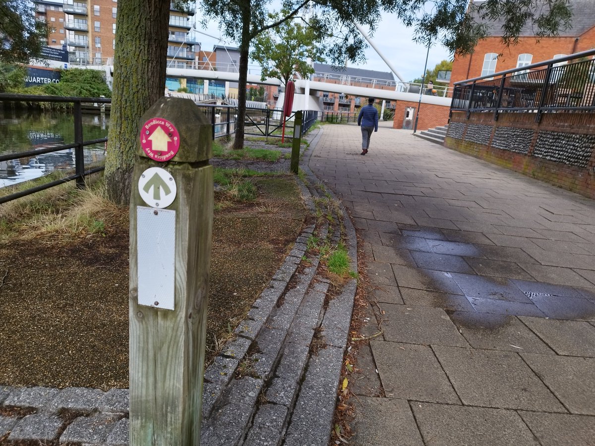 DavSanderson's tweet photo. #Fingerpostfriday #Boudiccaway #Norwich https://t.co/PIiJTeBRXJ