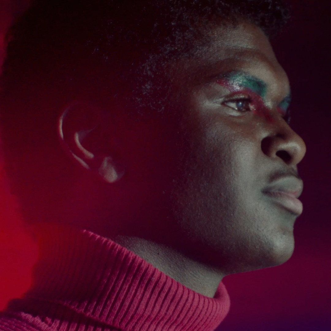 Progressive Cinema I Le esibizioni di Tiquinho finiscono on line e sua madre, in imbarazzo, decide di iscriverlo a un seminario di riconversione sessuale. #Pedagio di Carolina Markowicz, è un dramma surreale e quotidiano&gt;&gt;bit.ly/programmaRoFF18 <a href="/osomeafuria/">O Som e a Fúria</a>