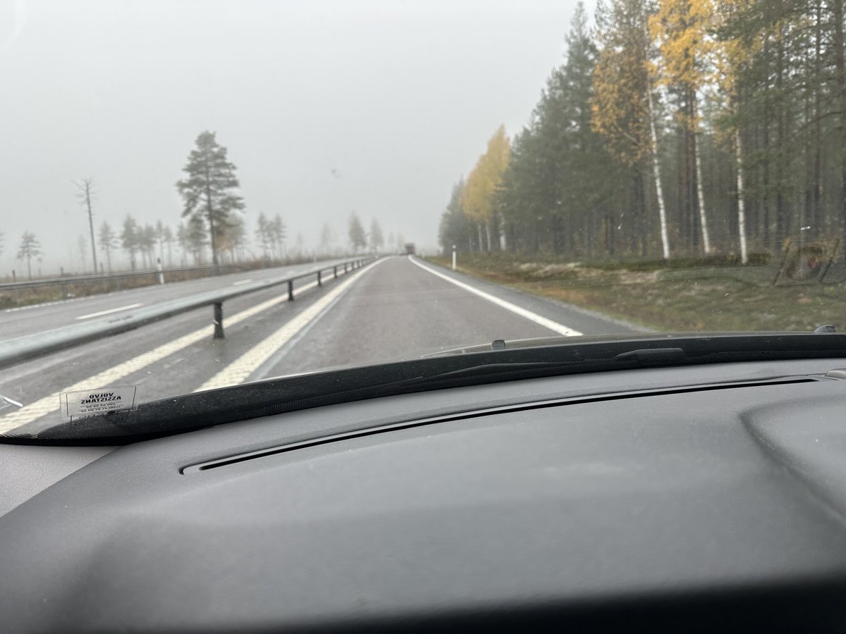slutnu2's tweet photo. Nu kör jag söderut l det norrländska vemodet mot Skellefteå och nya bedrövelser #HV71 https://t.co/mTySlQ5Yvf