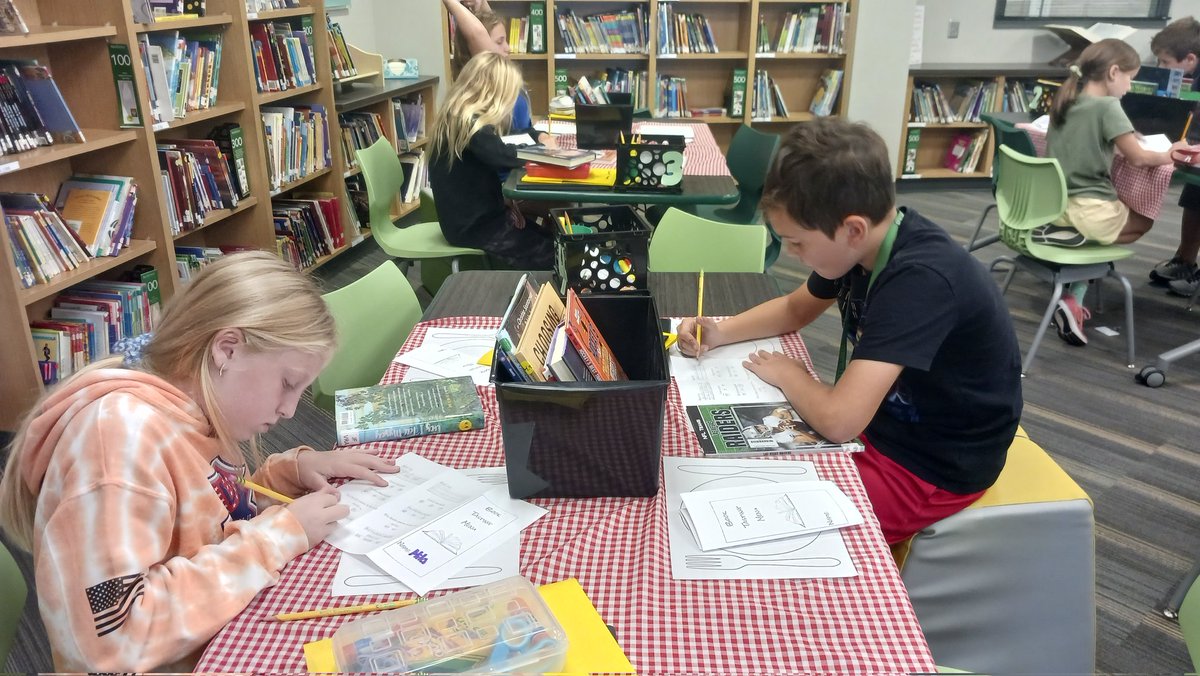 musuzq's tweet image. Book tasting week in the #pesd32 library!   So excited for new books! #librarylife