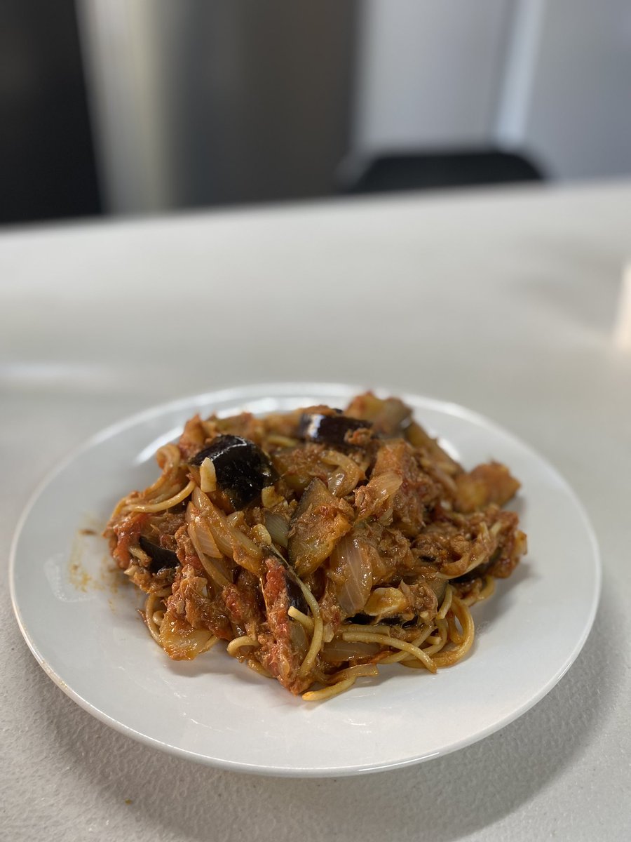 白いプレートに乗せると、どんなパスタでも美味しく見える説、あると思います

このパスタ、まぁまぁでした😇