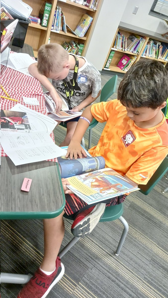 musuzq's tweet image. Book tasting week in the #pesd32 library!   So excited for new books! #librarylife