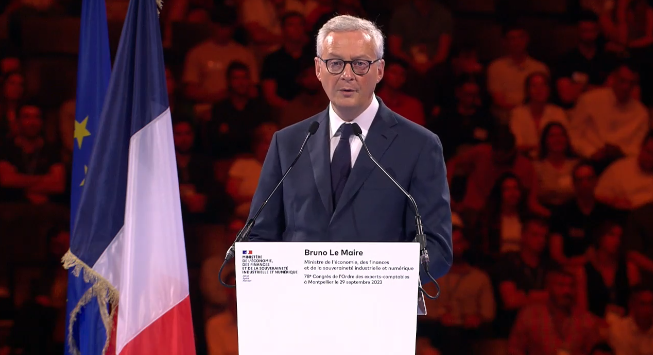 78e #CongresOEC
Bruno Le Maire revient sur le calendrier de la réforme #factureélectronique qui sera mis en place en 3 temps : 2024 : tests sur la plateforme / 2025 : mise en place de la plateforme sur une base de volontariat / 2026 : mise en place définitive de la plateforme