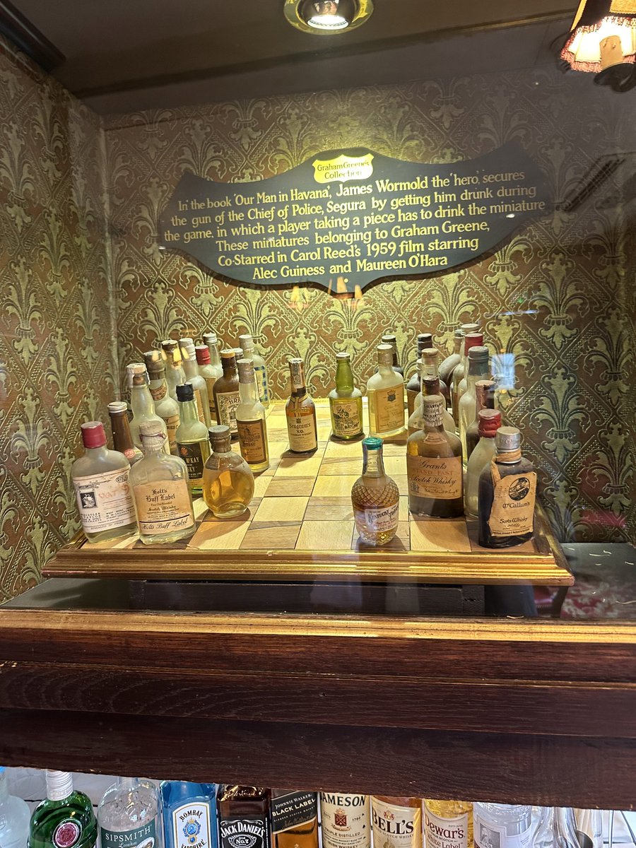 Not sure how you know which piece is which but by time you’ve chugged half your pieces i guess you don’t care.  #OldestRestaurantInLondon #Rules