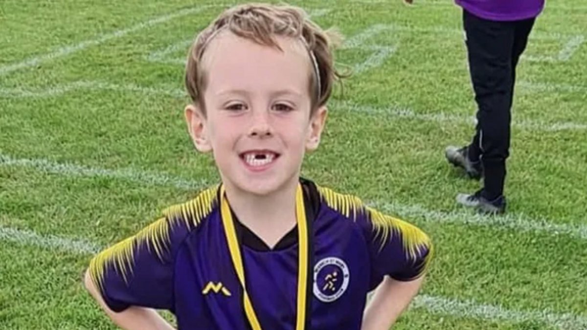 🗣Grassroots family please send your love, support and messages to 6 year old Hunter ❤️

Last week <a href="/WisbechStMaryFC/">Wisbech St Mary FC</a>  U7 player Hunter was rushed into hospital and diagnosed with cancer, Club Chairman Mark Miller is rallying the grassroots community to send their love, support