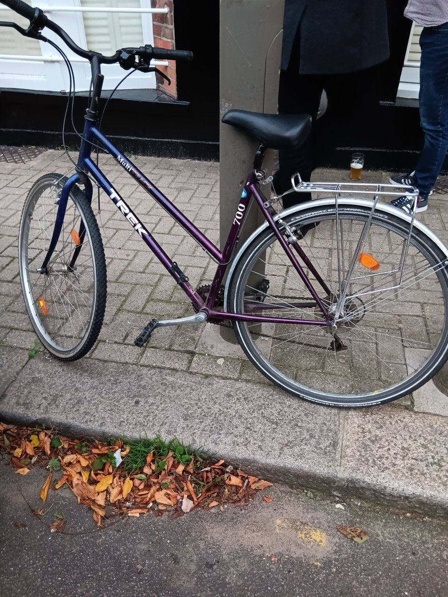 david_smith09's tweet photo. Bike recovered on Putney High Street a couple of weeks ago. Advised by Police to leave outside Bricklayers Arms in Putney - still there if yours. https://t.co/PwINLcdWGi