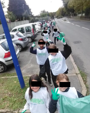 CollegeFrania's tweet photo. + de 100 kg de déchets ramassés dans Menucourt par nos 5 classes de 6e vendredi 22 septembre dans le cadre de l'opération "nettoyons la nature". 
https://t.co/Za4kO93rhW
#nettoyonslanature @valdoise https://t.co/4axWYiHOpg