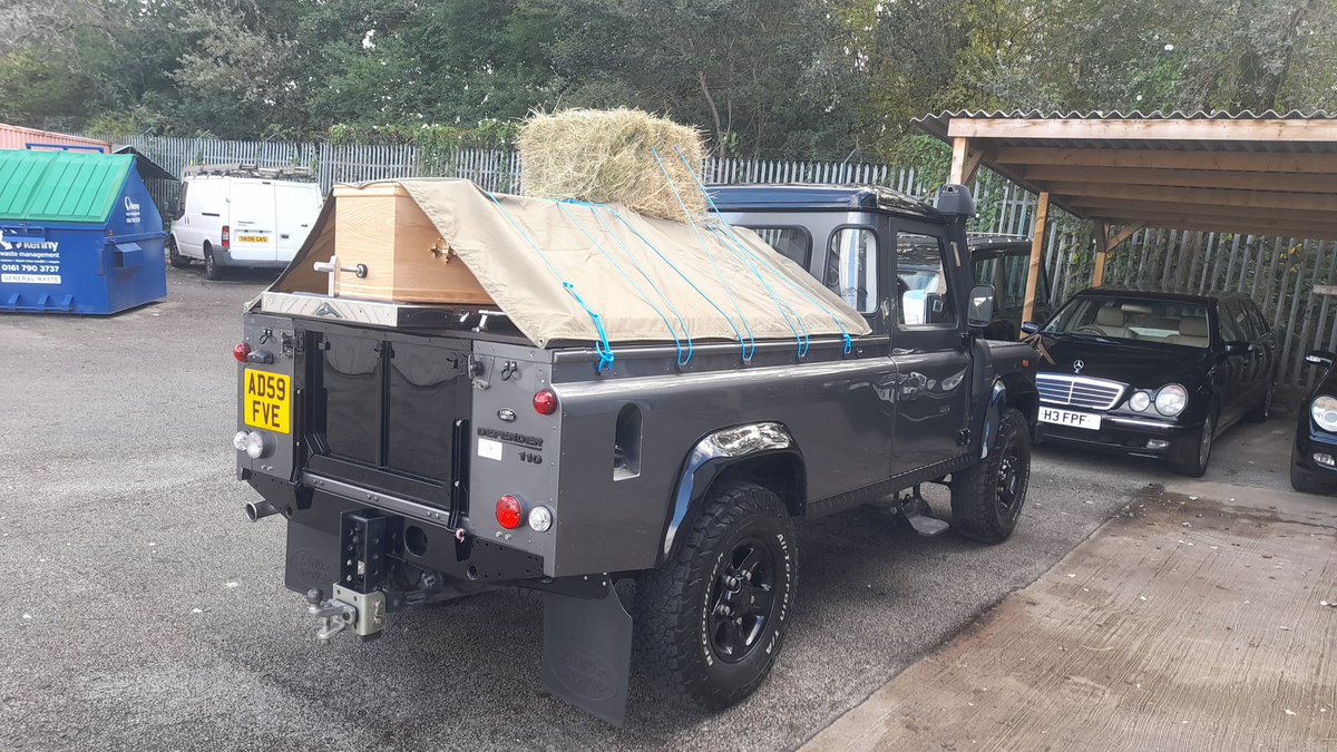 Today's funeral is for my good friends dad he was a truck driver and wanted to be roped and sheeted on our Landrover hearse