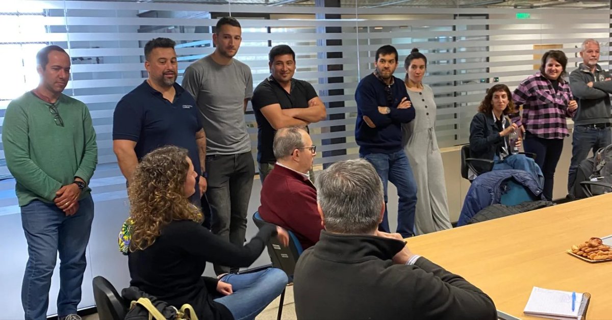 JApdfa's tweet photo. #Retiro 📌

Participamos de la presentación de las, y los candidatos de la #seccional #adifse #sosfe de @apdfanacional 🚆🇦🇷

Felicitaciones compañeros y compañeras! 💪🏻

#AdrianSilvaConduccion 
@ApdfaAdrian @BeaIvArguello @_mauriciosalas @ESTEBAN_FER82 @GraffNico https://t.co/NOsyfbjdVz