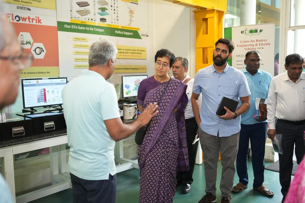 AtishiAAP's tweet photo. Exploring the @iitmadras Research Park &amp; Incubation Centre - one of the most advanced spaces for industry-academia collaboration in India

It’s home to 300+ incubated start-ups &amp; 80 R&amp;D Organisations!

So much to learn for us to promote entrepreneurship in Delhi’s Universities.. https://t.co/PSfkBolw9a