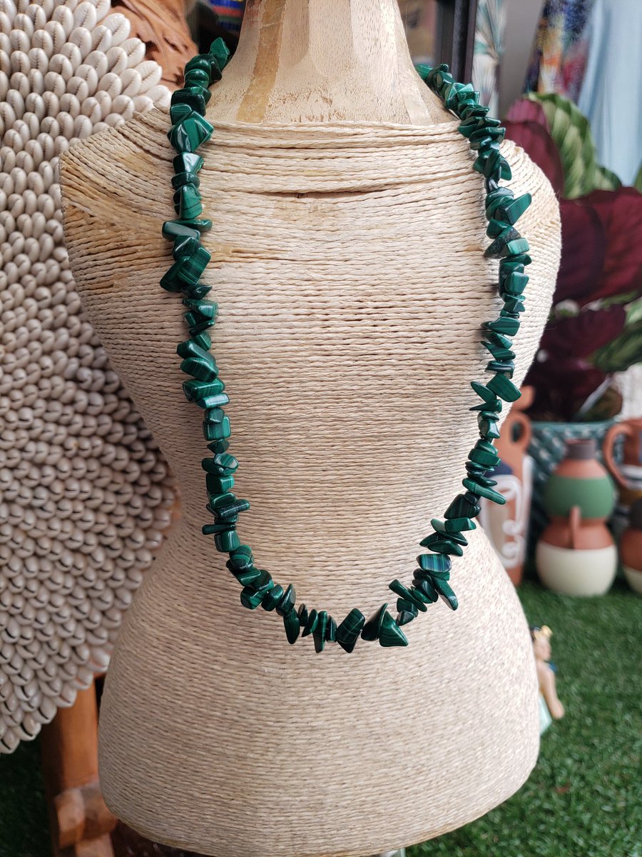 jardins_orient's tweet photo. 🌿Collier "Chips"🌿
Les pierres sont des éléments que nous affectionnons particulièrement dans notre collection de #bijoux !
#saintjeancapferrat #cotedazur #frenchriviera #Nice06 #sud #TourismDay #boutique #shopping #jewelry #faitmain #collier #PIERRE #Stone #precious https://t.co/Z4CciC7dKK