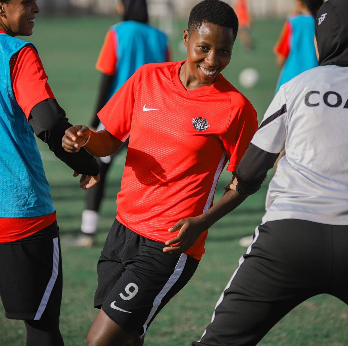 AkezaSports's tweet photo. #SandrineNiyonkuru yatanguye imyimenyerezo mu mugwi wiwe wa #TUTFC.
Inyuma yo gutsindira umugwi nserukiragihugu ibitsindo 2 mu nkino 2,uwo musatirizi w'Intamba z'abigeme yamaze gushika mu gihugu ca Egypte kwifatanya n'abandi gutegura umwaka w'inkino wa 2023-2024.
๐ธ :TUT FC https://t.co/TNS8HY9OCP