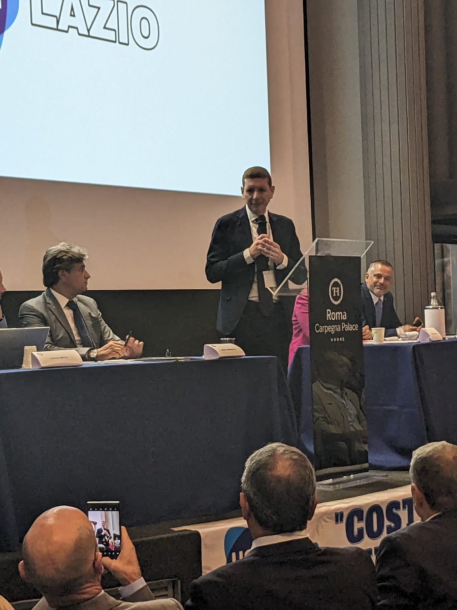 Cisl_Lazio's tweet photo. Coppotelli interviene oggi a #Roma al Congresso UGL Lazio.
“Dare applicazione all’Art. 46 della Costituzione,per ambire ad innovare le relazioni sociali e industriali,sostenendo soluzioni contrattuali che consentano ai lavoratori di accedere a diverse modalità di partecipazione. https://t.co/dzrrRUbUaF