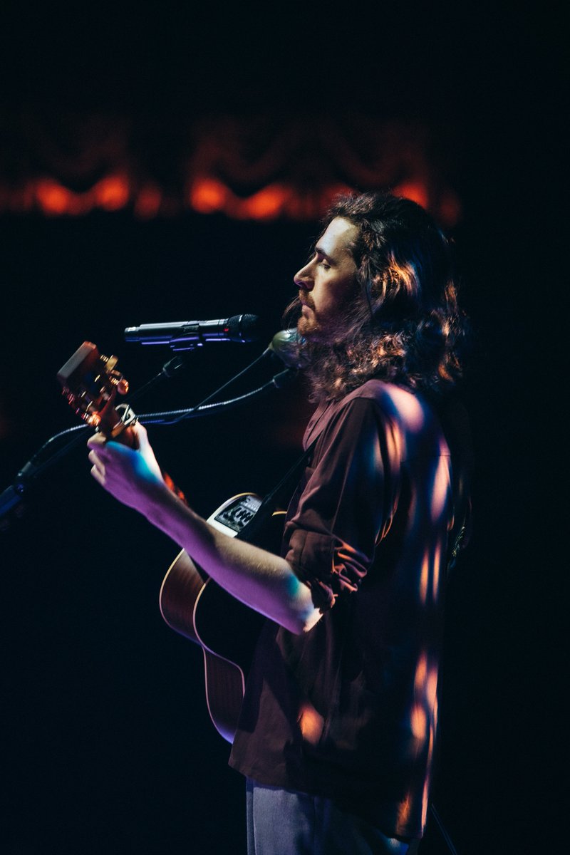 Hozier's tweet photo. Had such a good time playing at @TheAnthemDC these past two nights. Sincere thank you to everyone who made these last few days so special 🖤  

📸 @ruthlessimagery https://t.co/SMfm3mIREz