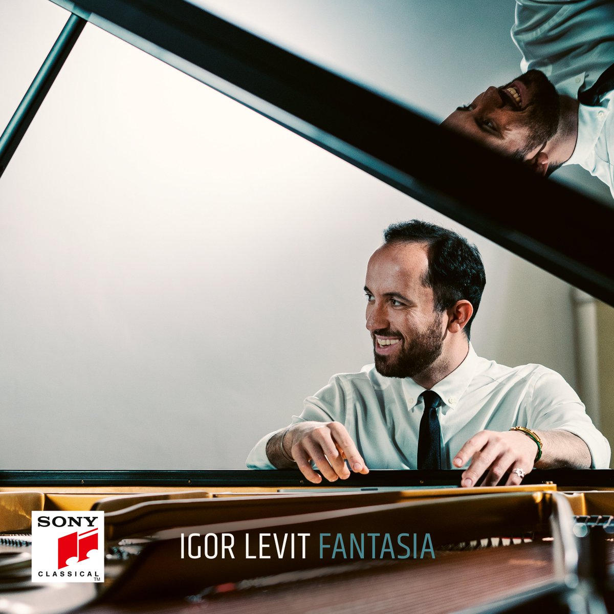 europadisc's tweet photo. The culmination of an epic journey: Igor Levit's new album on @sonyclassical scales four peaks of the piano repertoire, by Bach, Liszt, Berg and Busoni. Entitled 'Fantasia', it had us captivated from start to finish! Read our review here... https://t.co/y0x9wZZhgX https://t.co/MES7tbCyn1