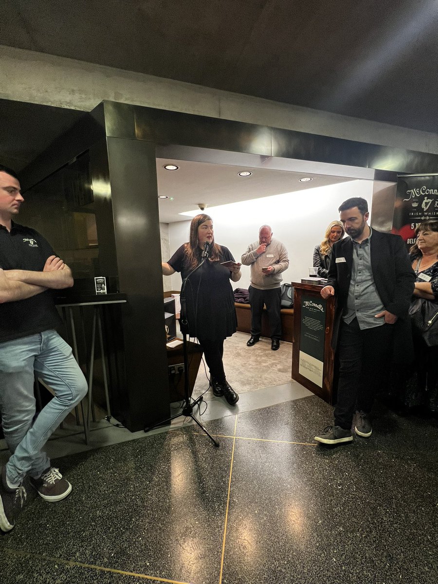 Laura Lacole tweet media