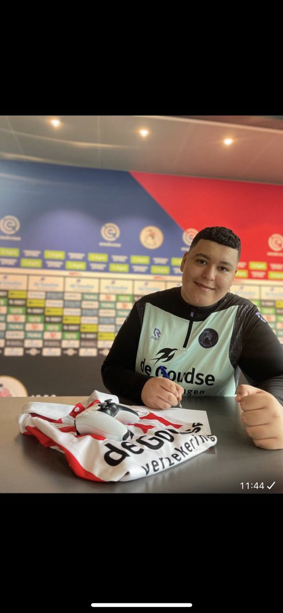 Very happy to announce that I have signed with <a href="/SpartaRotterdam/">Sparta Rotterdam</a> 

let's make it a great season
<a href="/ThomasdZeeuw/">Tho〽️as</a> <a href="/DamondeBest/">Damon de Best</a> 

alhamduliliah☝️❤️