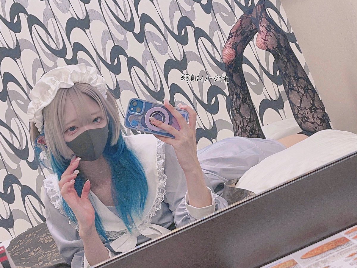 Nekota_Ivu's tweet photo. ホテルの鏡、おおきい。 https://t.co/2tgEXWEQjq