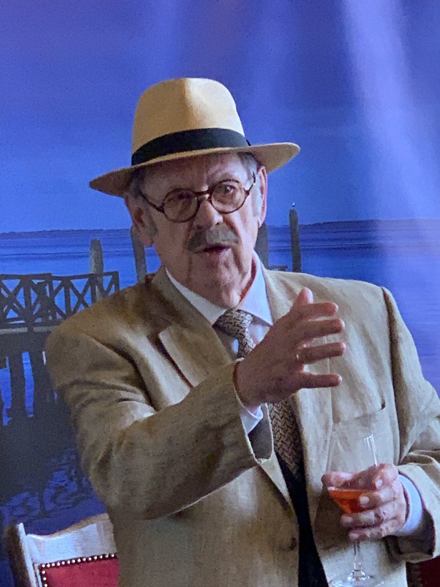 Vanaf vandaag 12 u is de ticketverkoop open voor de bijkomende ( door het grote succes) voorstelling van Dood In Venetië in de Minardshouwburg in Gent. Dit mag je niet missen . Misschien zag u ooit wel de film van Luchino Visconti met Dirk Bogarde. Tickets 25€ via website Minard