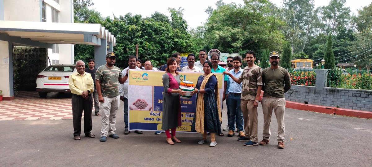 easterncoal's tweet photo. Today, on 29.09.2023, Amrit Kalash Yatra was organized under “Meri Maati Mera Desh” Abhiyan in Jhanjra area of ECL. Some Glimpses
#MeriMaatiMeraDesh https://t.co/JHtv8BiHec