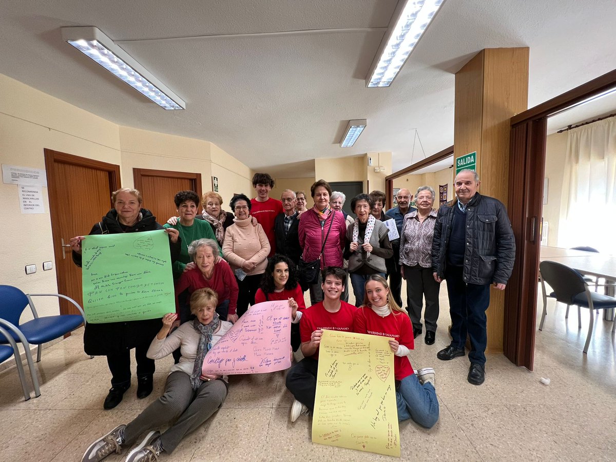 sas_usal's tweet photo. 📆 ¡Hoy, 1 de octubre, celebramos el #DíaInternacionalDeLasPersonasMayores!
Un año más, desde el #ProgramaIntergeneracional del Servicio de Asuntos Sociales de la @usal, ¡estaremos llevando a cabo durante el curso actividades de acercamiento intergeneracional como las que veis! https://t.co/adTGkUts6a