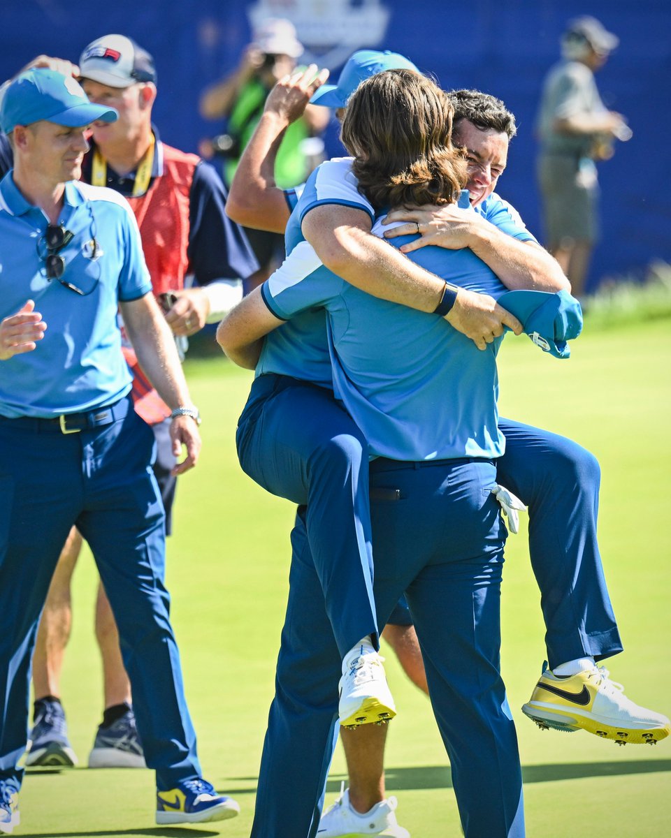 The best photo of the morning was the very last one I took 🤗 #RyderCup