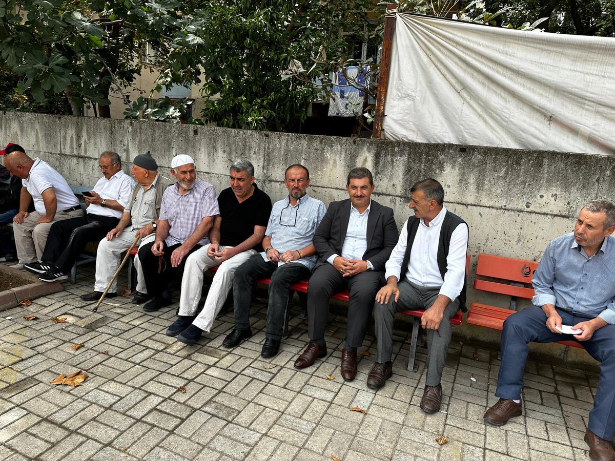 ServetGunay41's tweet photo. Cumamız Mübarek Olsun.

Cuma namazı sonrası, Kıymetli büyüklerimizin halini hatrını sorup sohbette bulunduk. 
#hayirlicumalar https://t.co/7wrSExTXiP