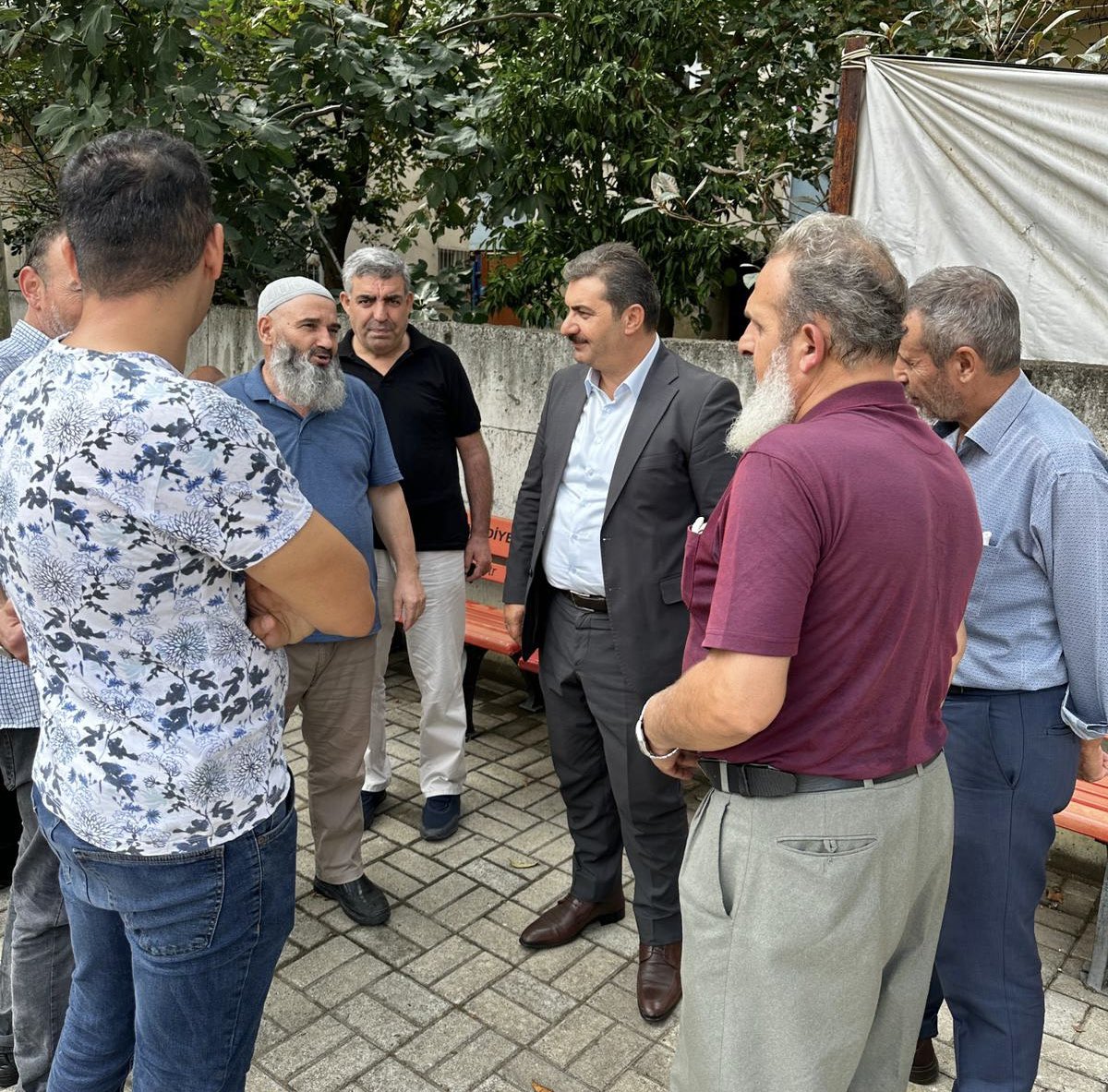 ServetGunay41's tweet photo. Cumamız Mübarek Olsun.

Cuma namazı sonrası, Kıymetli büyüklerimizin halini hatrını sorup sohbette bulunduk. 
#hayirlicumalar https://t.co/7wrSExTXiP