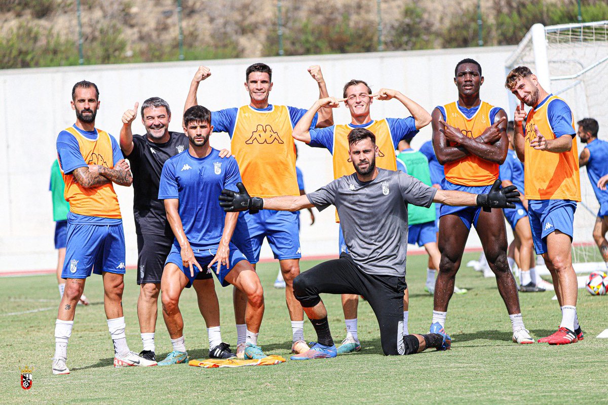 Equipo ganador  🤜🤛🏆

📸 <a href="/CanonZaki1/">Canon Zaki</a> 

#SiempreADCeutaFC ⚪️⚫️
